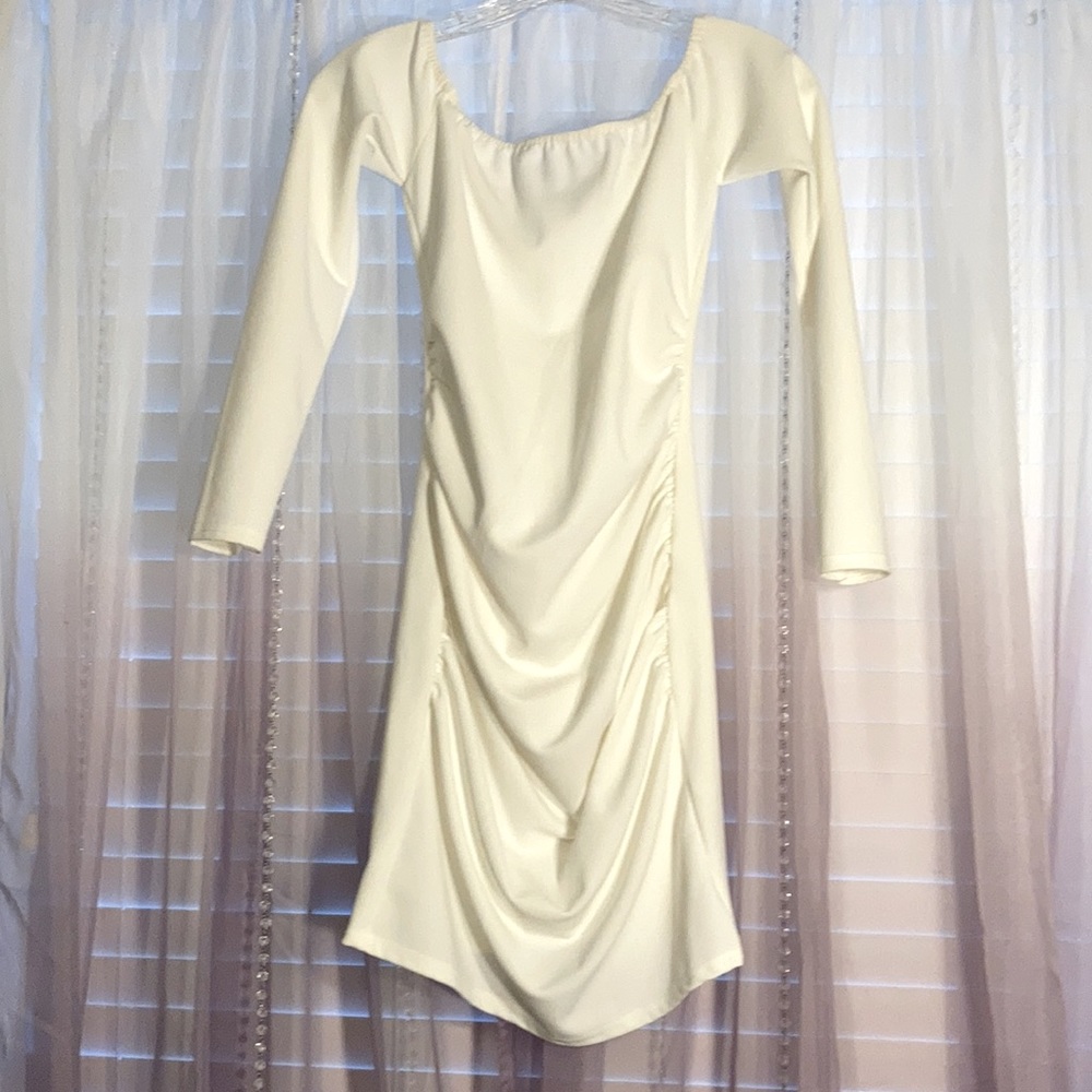 NWT off-the-shoulder, ruched, bodycon dress. Sz 10